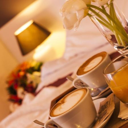 Hotel Locanda Rosy กัตตอลิกา ภายนอก รูปภาพ