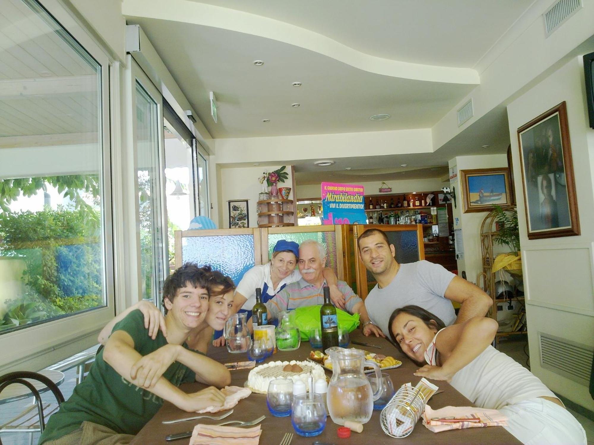 Hotel Locanda Rosy กัตตอลิกา ภายนอก รูปภาพ
