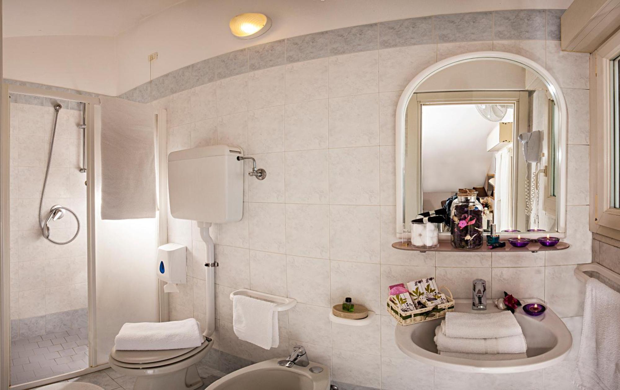 Hotel Locanda Rosy กัตตอลิกา ห้อง รูปภาพ