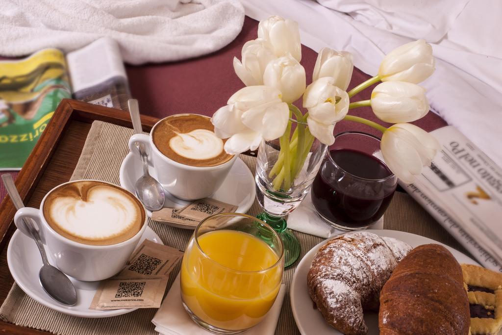 Hotel Locanda Rosy กัตตอลิกา ภายนอก รูปภาพ