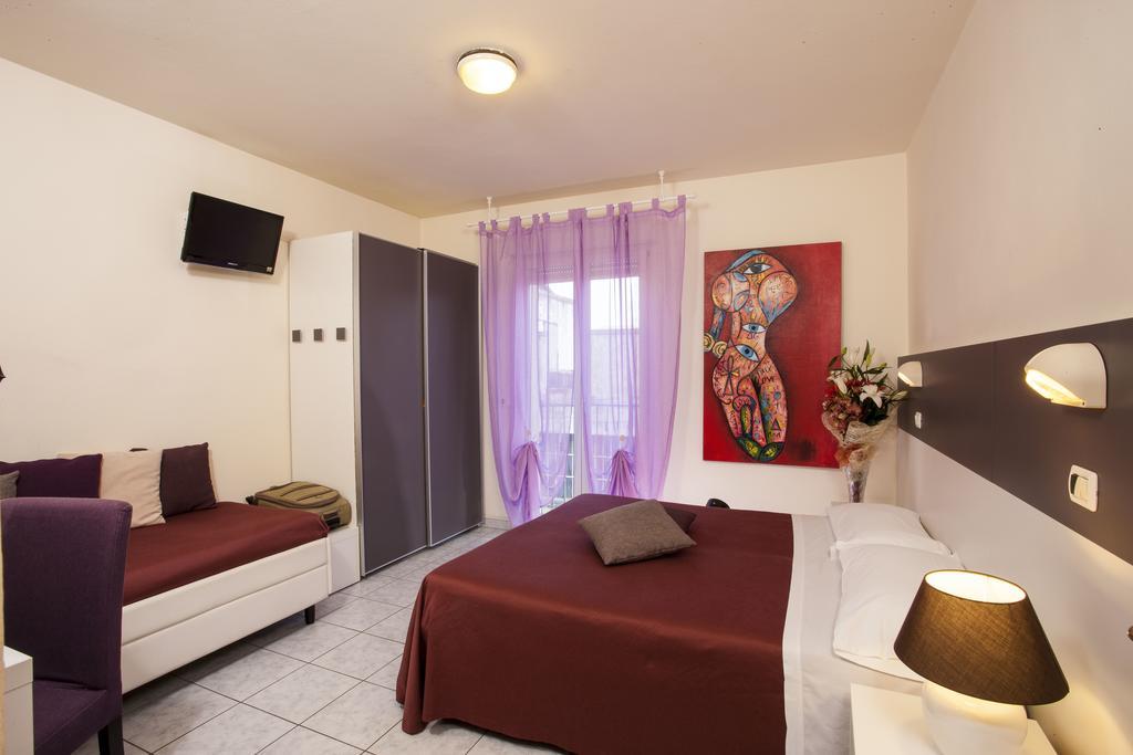 Hotel Locanda Rosy กัตตอลิกา ภายนอก รูปภาพ