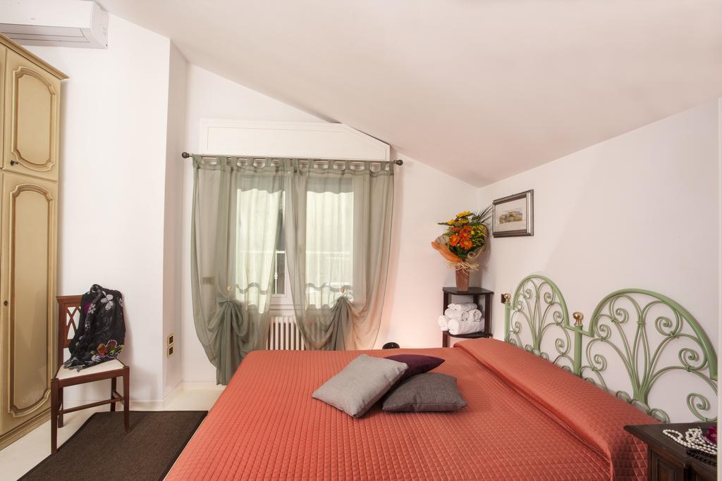 Hotel Locanda Rosy กัตตอลิกา ห้อง รูปภาพ