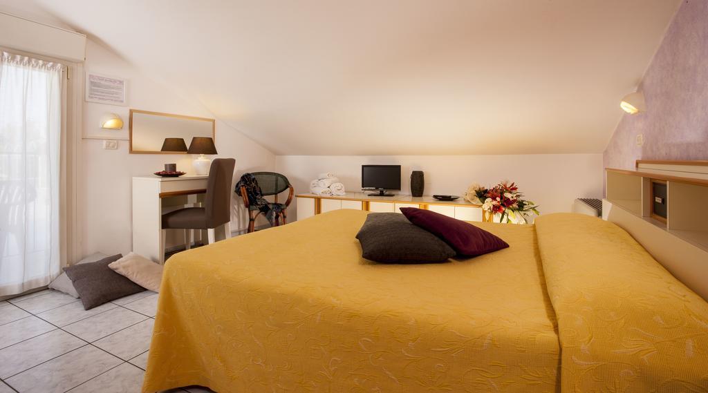 Hotel Locanda Rosy กัตตอลิกา ห้อง รูปภาพ