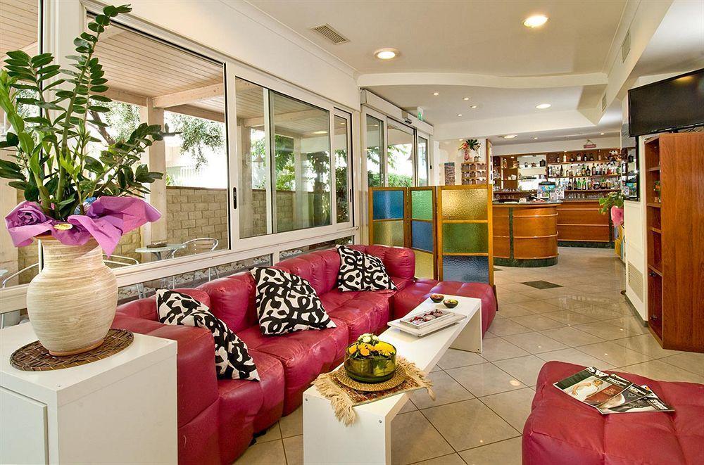 Hotel Locanda Rosy กัตตอลิกา ภายนอก รูปภาพ